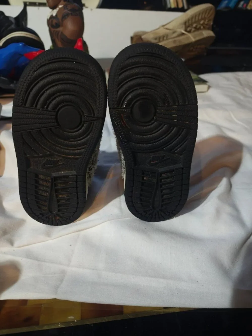 Nike Air Jordan Toddler Shoes 7C Black Leather Fuzzy Fabric